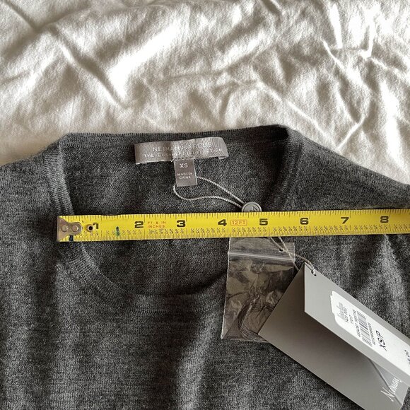 Neiman Marcus Cashmere Collection Cashmere Superfine Crewneck Top, XS/P - Picture 9 of 11